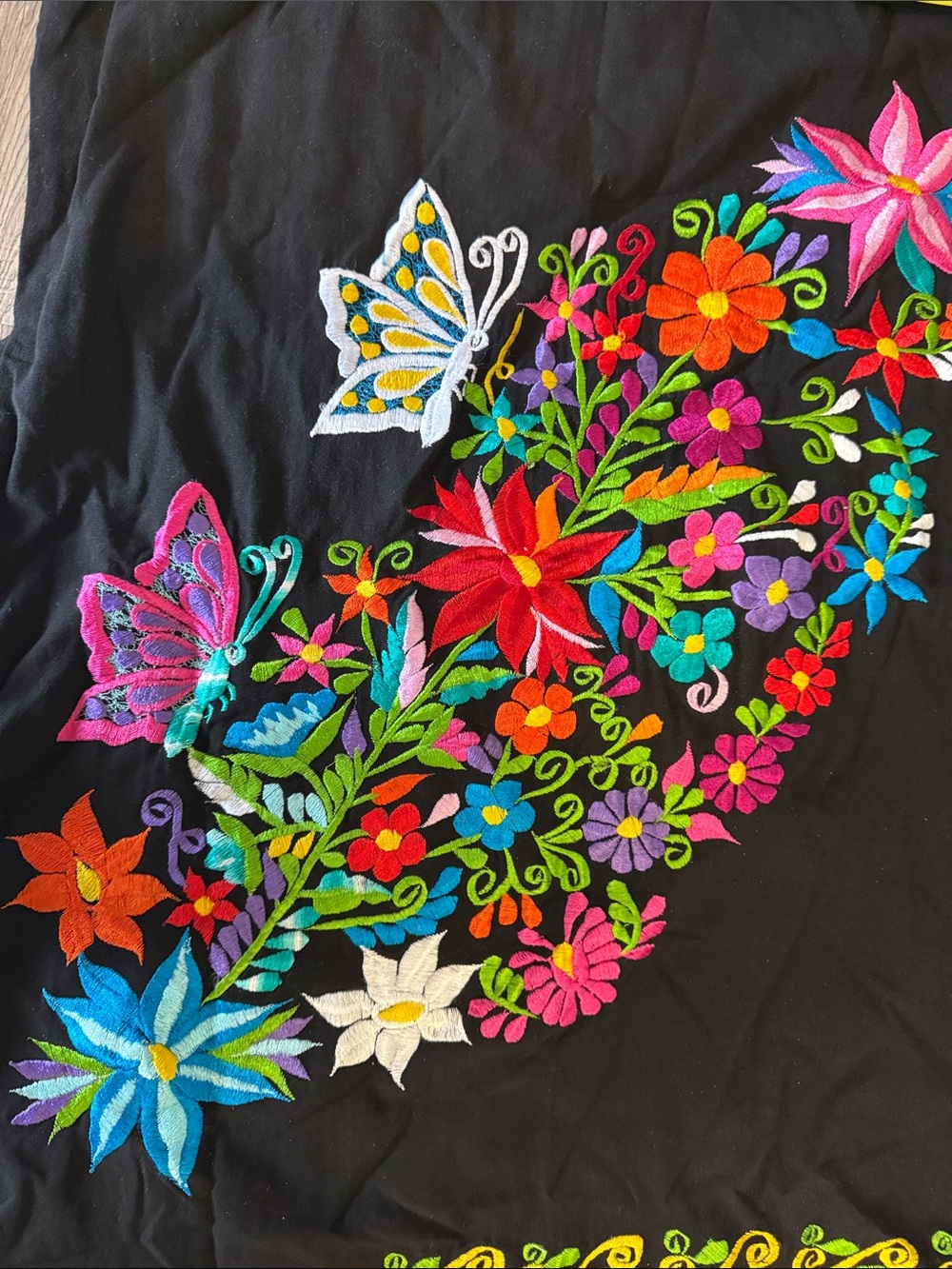 NWT Mexican Embroidered  dress with flowers - Picture 3 of 5